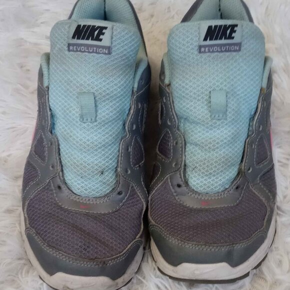 Nike Revolution Size 7 - Picture 1 of 11